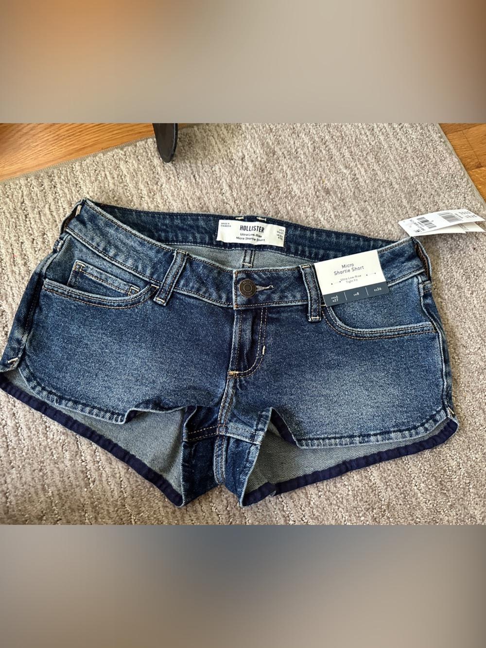 NWT Hollister Women's Medium Wash Denim Jean Shorts